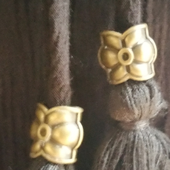 Knox Rose Cold Shoulder Top with Lace Sleeves - Picture 5 of 8